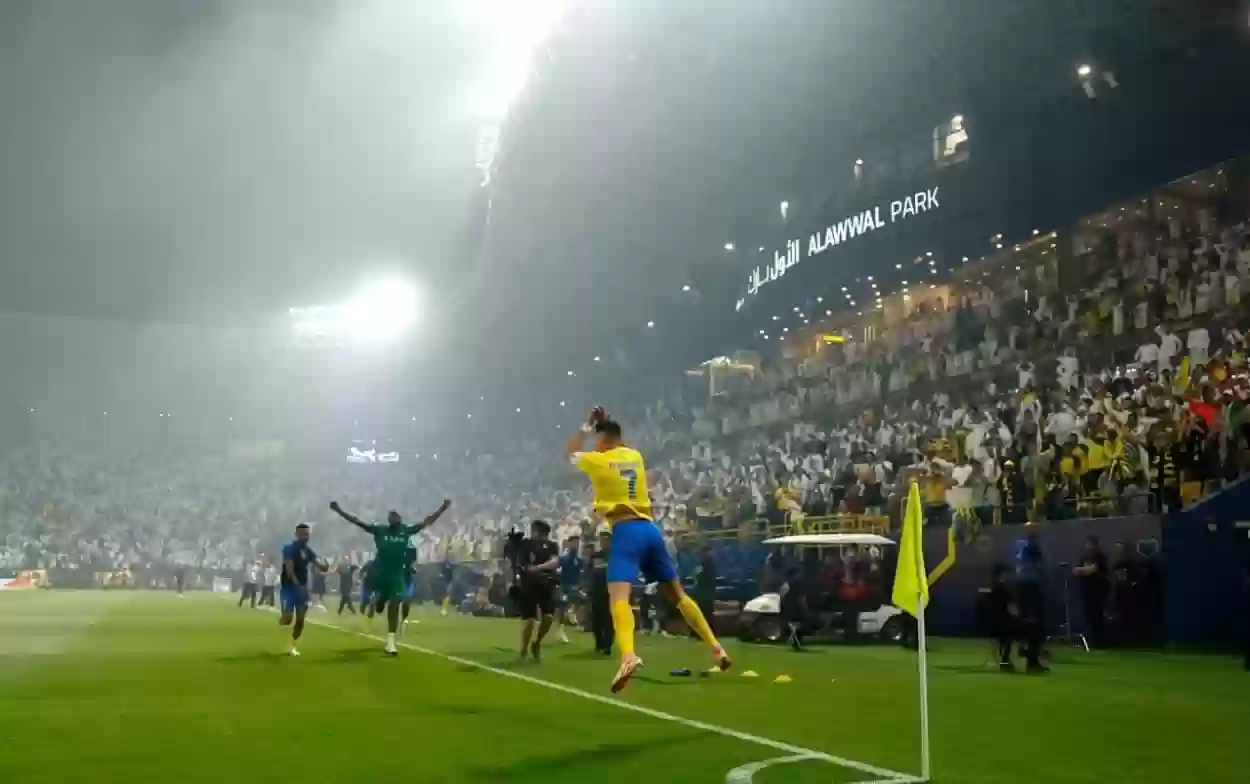 جمهور النصر يعبر عن غضبه بعد تفوق الهلال على الشرطة العراقي.. وطلب غريب منه