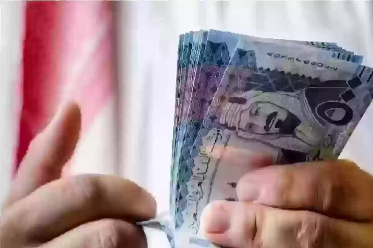 رواتب الموظفين في السعودية تأتي بزي جديد وبيان هام .. تصريحات صادمة