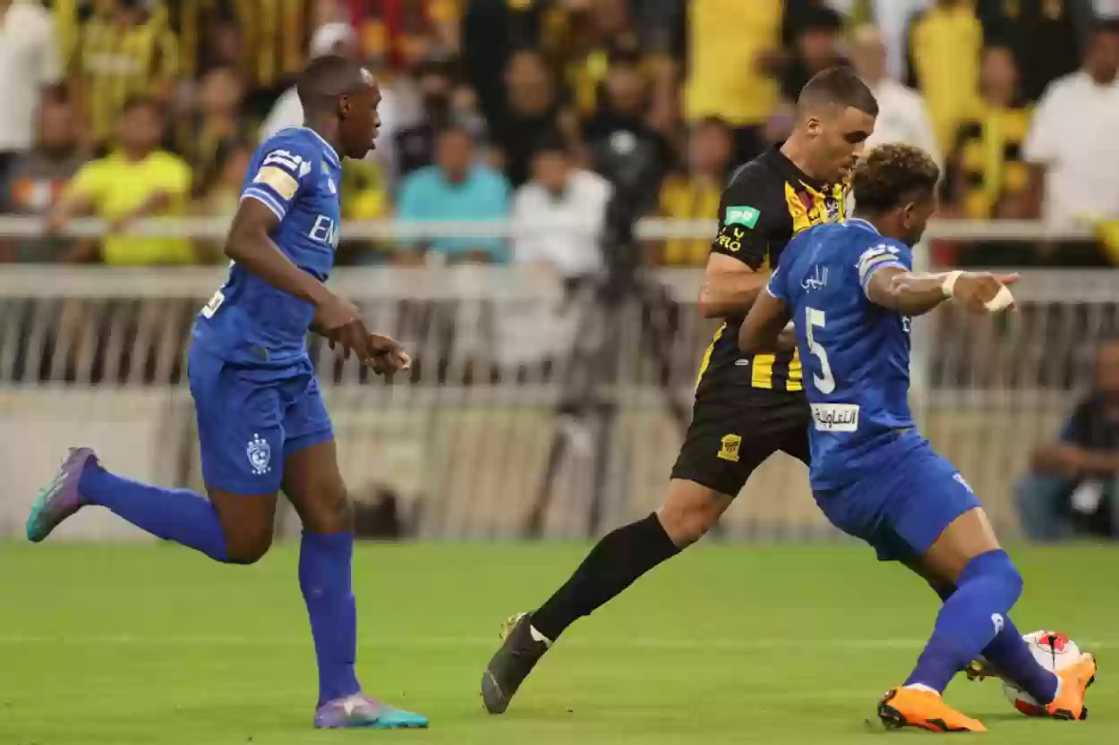 الغضب يجتاح جماهير الأزرق قبل المباراة الملحمية بين الاتحاد والهلال في آسيا