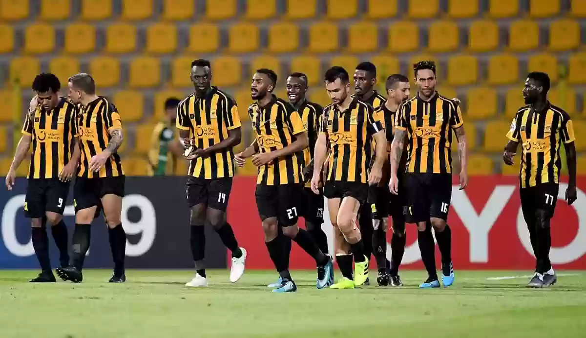 مفاجأة قبل ربع نهائي كأس الملك.. غياب مدافع الاتحاد الأساسي قبل مباراة الهلال