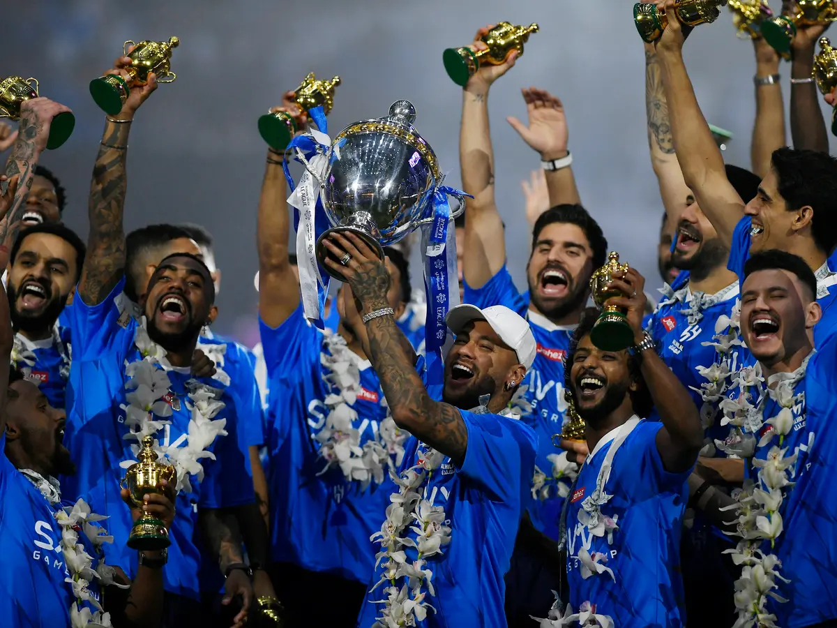 الهلال يتسلم جائزتين في دوري روشن السعودي بشهر سبتمبر 2024