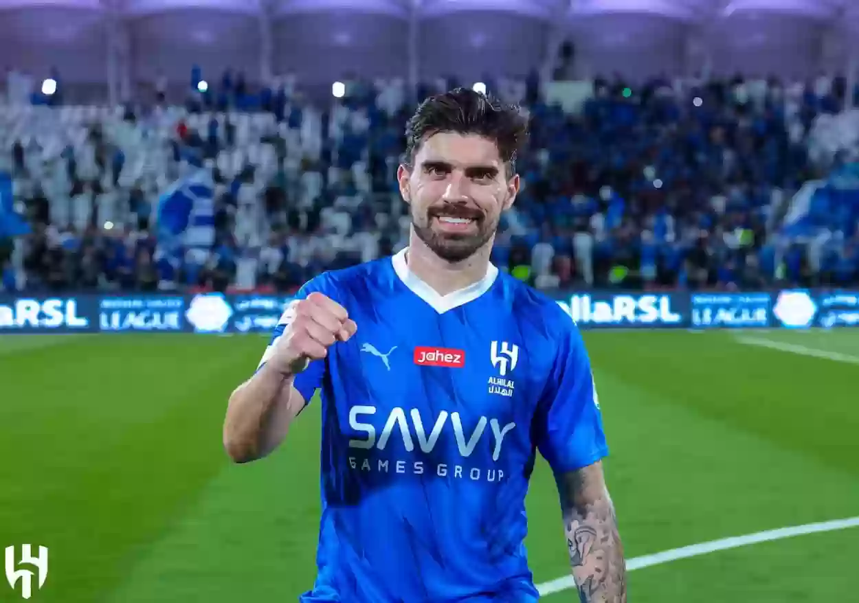 نيفيز يفاجئ الهلال.. 