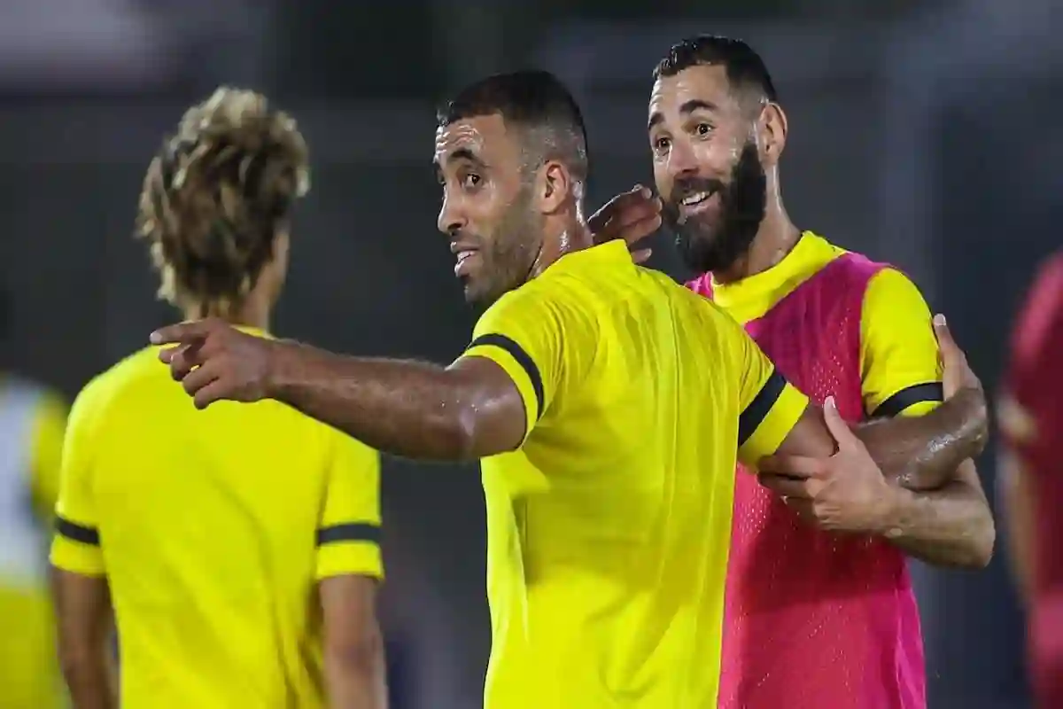 بنزيما يطالب برحيل حمد الله عن الاتحاد