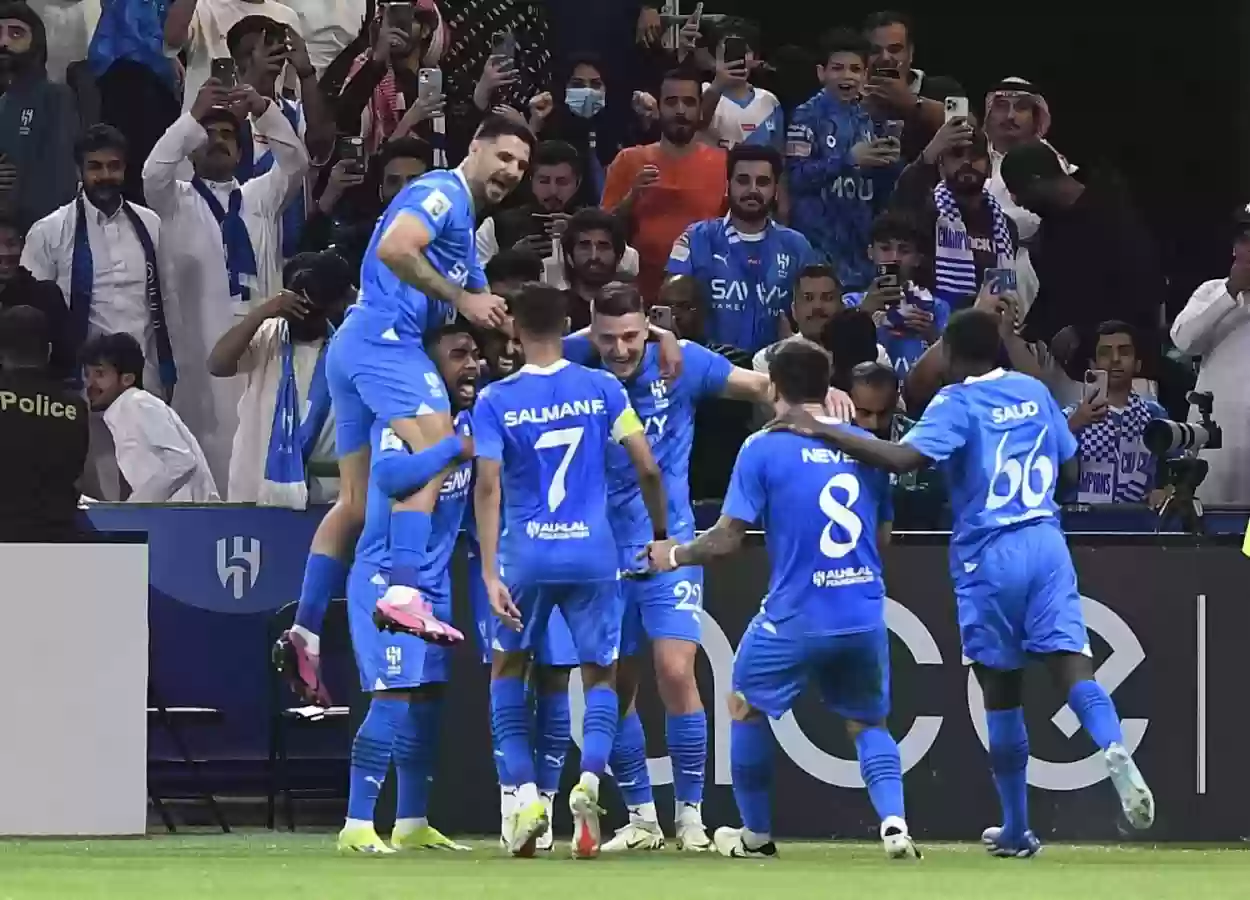 الهلال على موعد مع التاريخ