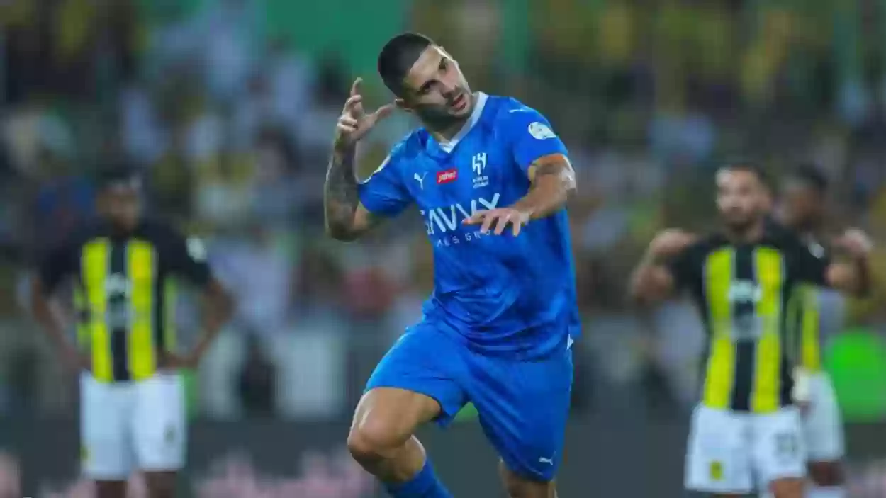 قبل مواجهة الخليج.. الهلال يعلن موعد عودة لاعبيه الدوليين