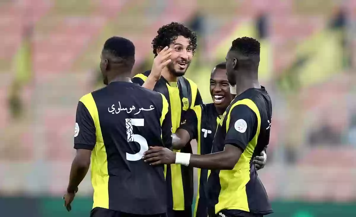 عودة قائد الاتحاد السعودي إلى جدة من معسكر المنتخب بشكل مفاجئ