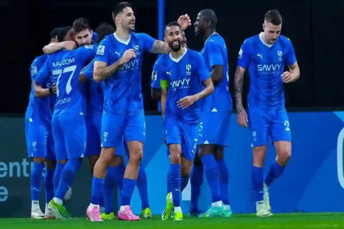 هل سيتوج الهلال بالدوري السعودي في نهاية الموسم ويخالف التوقعات؟