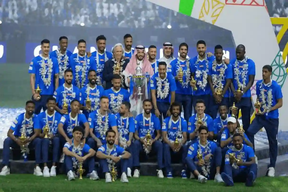 أول تعليق من وزير الرياضة بعد تتويج الهلال بلقب روشن