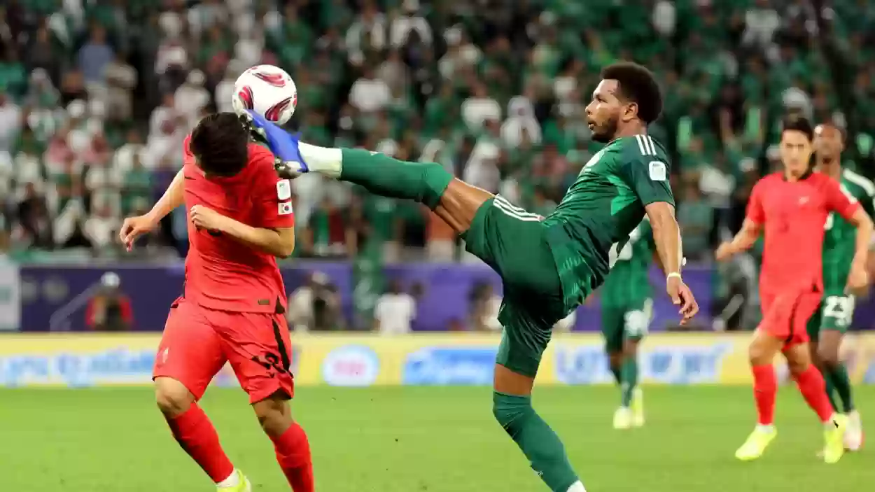 البليهي يبرئ مدربه الإيطالي روبيرتو مانشيني بعد الخروج من آسيا